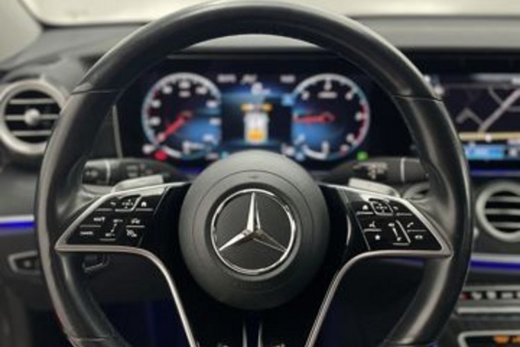 Mercedes-Benz E 400 E 400 d T 4M AVANTGARDE NIGHT AMG 19Z+LUFT+MEMO+