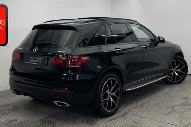 Mercedes-Benz GLC 300 GLC 300 de 4M NIGHT AMG 20Z PANO+AHK+AIR-BODY+