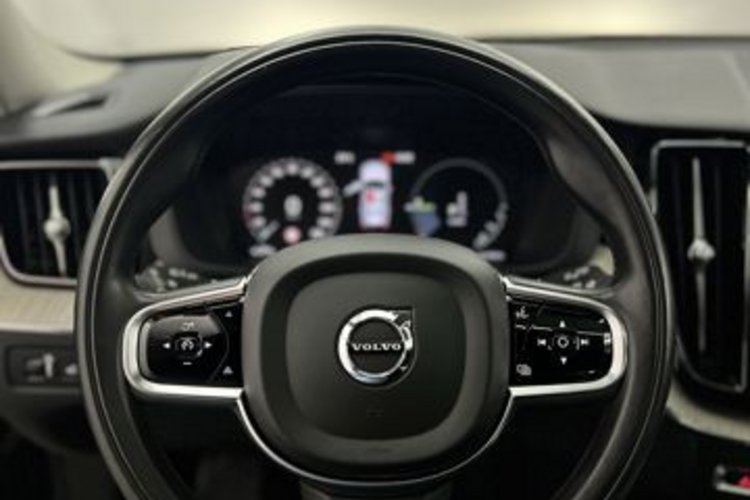 Volvo XC60 XC60 T6 AWD Rech. Inscription PANO+22Z+AHK+STAND