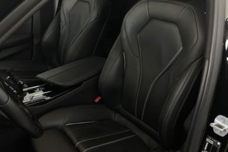BMW 520 520 d xDrive Luxury Line INDIVIDUAL+PANO+B&amp;W+HUD