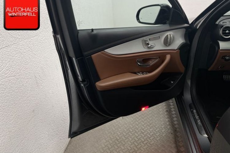 Mercedes-Benz E 400 E 400 d T 4M AMG NIGHT PANO+ABC+KEYLESS+MEMO+HUD