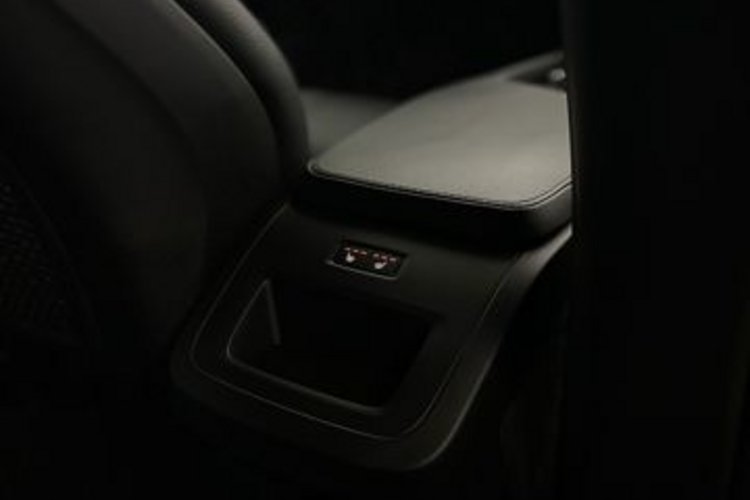 Volvo XC90 XC90 B5 AWD 7SITZ+GOOGLE+KAMERA+KEYLESS+LED+20Z+