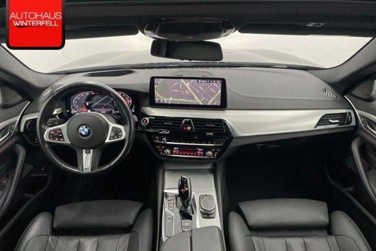 BMW 530 530d xDrive Touring Luxury Line PANO+AHK+360+HUD