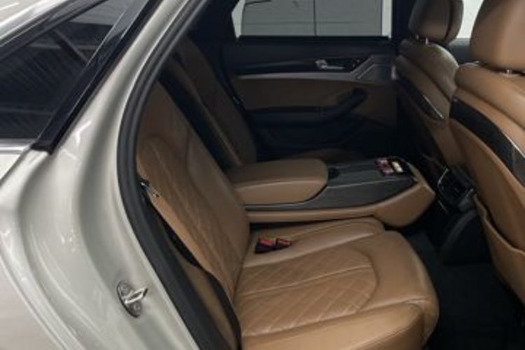 Audi S8 S8 4.0 TFSI Qu CARBON ESD+AHK+HUD+BOSE+MATRIX+