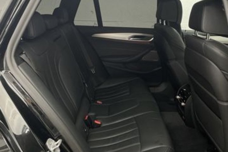 BMW 530 530d xDrive Touring Luxury Line PANO+AHK+360+HUD
