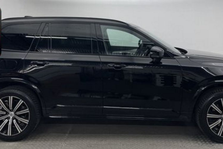 Volvo XC90 XC90 B5 D PLUS DARK AWD 7SITZ+PANO+AHK+360+MEMO+