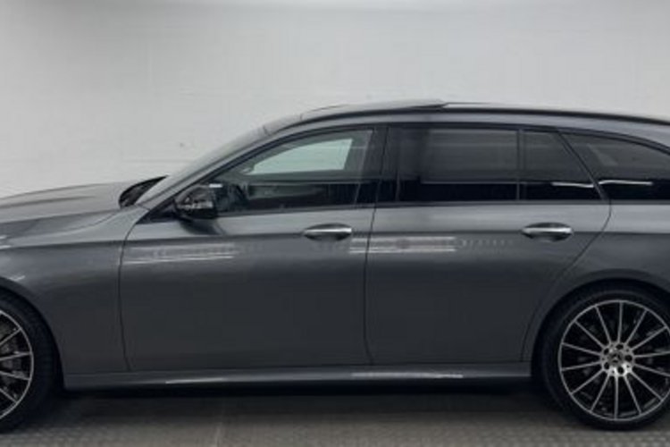 Mercedes-Benz E 400 E 400 d T 4M AMG NIGHT PANO+ABC+KEYLESS+MEMO+HUD