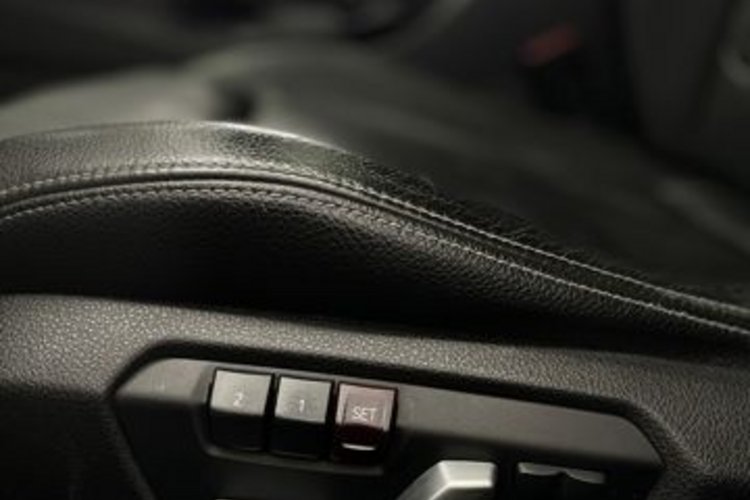 BMW 330 330 d M SPORT GSD+ADAP-LED+AHK+MEMO+HUD+KEYLESS+