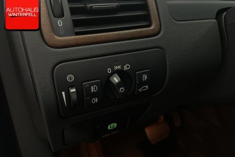 Volvo V70 V70 3.2 GEARTRONIC SUMMUM SITZKLIMA+MEMORY+XENON