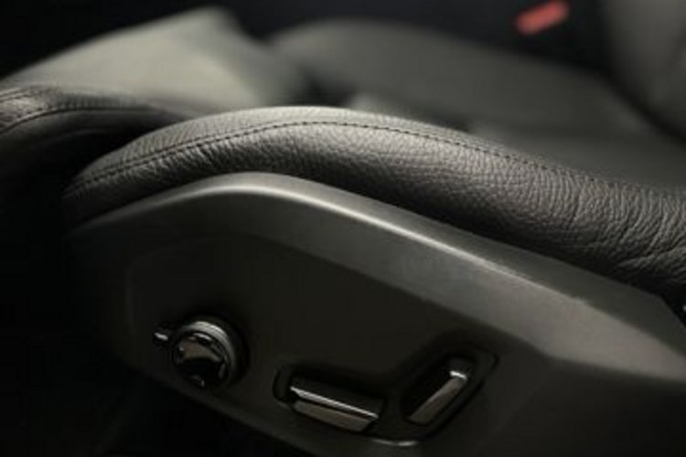 Volvo XC60 XC60 B5 B AWD Ultimate Dark PANO+B&amp;W+FOUR-C+360+