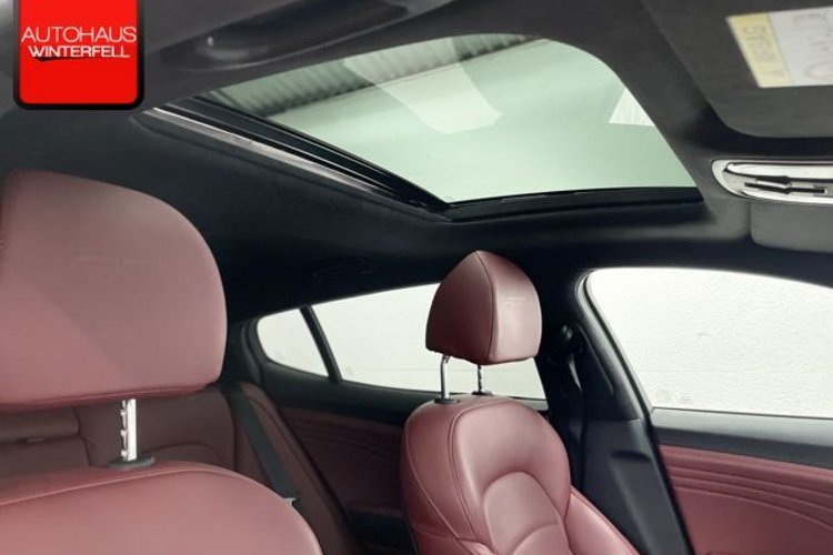 Kia Stinger Stinger 3.3 T-GDI AWD GT PANO+H&amp;K+HUD+SITZKLIMA+