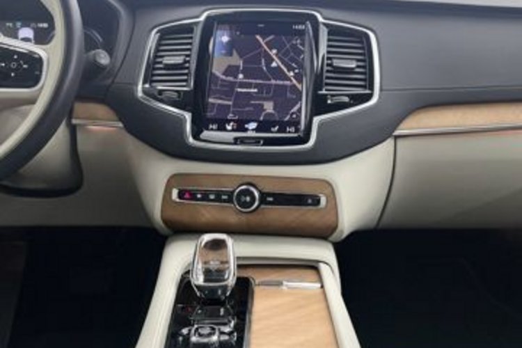 Volvo XC90 XC90 T8 INSCRIPTION RECH AWD 7SITZ+PANO+LUFT+360