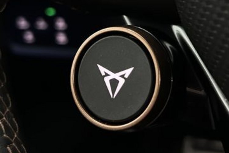Cupra Formentor Formentor VZ5 2.5 TSI 4D CARBON+SCHALE+360+BEATS