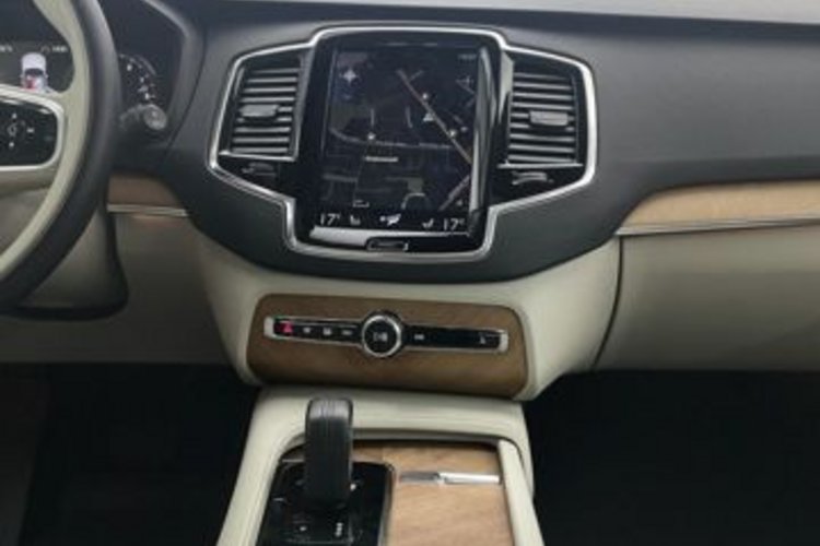Volvo XC90 XC90 Rech T8 AWD 7SITZ+PANO+AHK+MEMORY+H&amp;K+KAMER