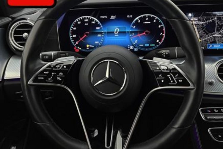 Mercedes-Benz E 200 E 200 T AVANTGARDE NIGHT PANO+MEMORY+KAMERA+LED+