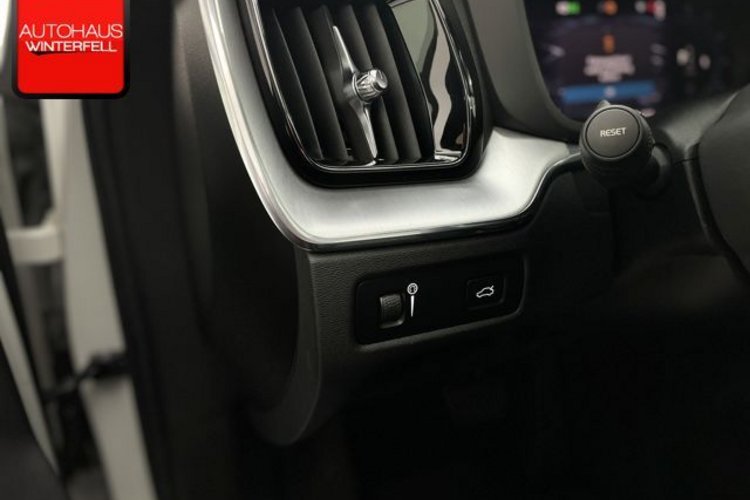 Volvo XC60 XC60 B4 D AWD PRO PANO+AHK+H&amp;K+VOLL-LED+KAMERA+