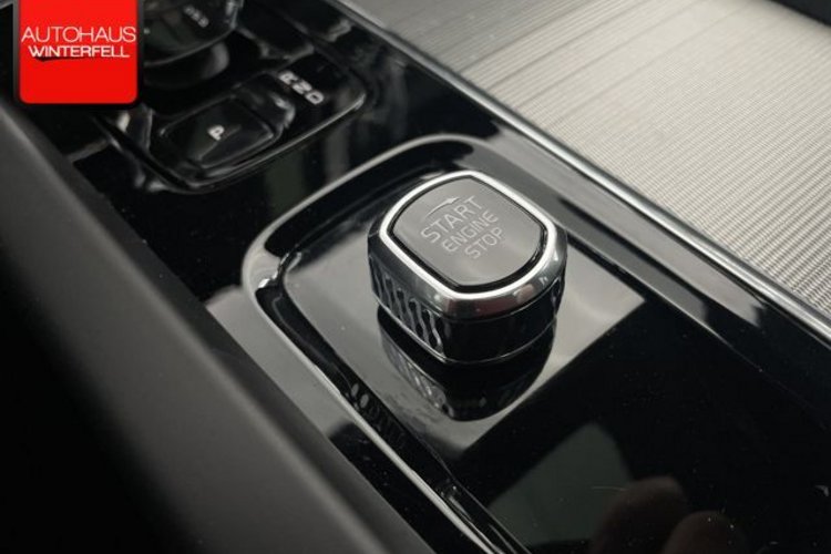Volvo XC60 XC60 B4 AWD PLUS DARK PANO+AHK+MEMORY+H&amp;K+LED+