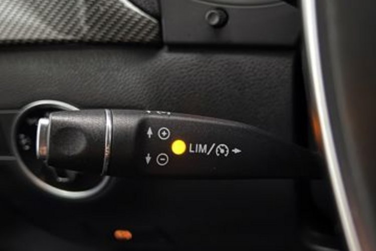 Mercedes-Benz B 180 B 180 AMG LINE LED+PDC+TOTWINKEL+NAVIGATION+