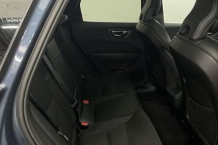 Volvo XC60 XC60 B4 B PRO PANO+AHK+360+MEMO+STANDHEIZUNG+LED