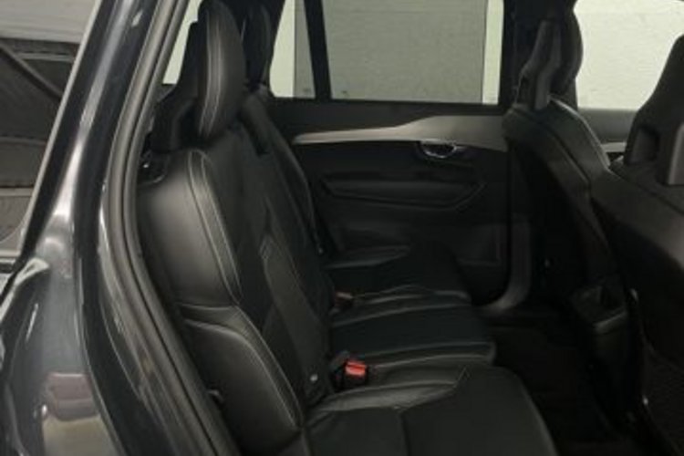 Volvo XC90 XC90 B5 AWD R-DESIGN 7SITZ+PANO+AHK+22Z+360+MEMO