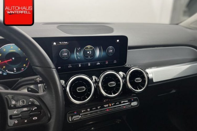 Mercedes-Benz GLB 200 GLB 200 7SITZ+PANO+AHK+MEMO+KAMERA+DISTRONIC+