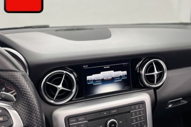 Mercedes-Benz SLC 200 SLC 200 AMG PANO+KAMERA+HARMAN/K+ILS+AIR-SCARF+