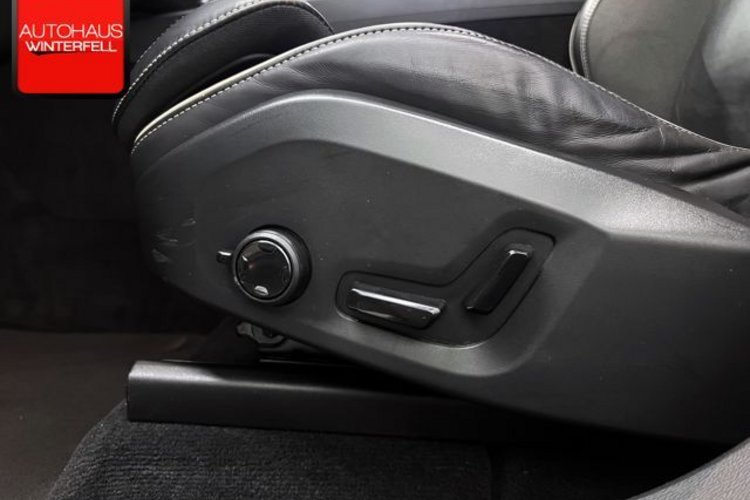 Volvo XC60 XC60 B5 B AWD R-DESIGN HUD+AHK+MEMORY+GOOGLE+LED