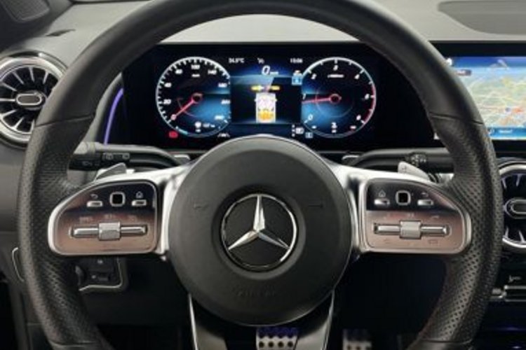 Mercedes-Benz GLB 220 GLB 220 d 4M AMG NIGHT CARBON STANDHZG+KEYLESS+
