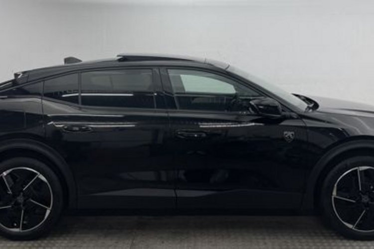 Peugeot 408 408 HYBRID 136 e-DSC6 GT PANO+MEMO+360+3D-TACHO+