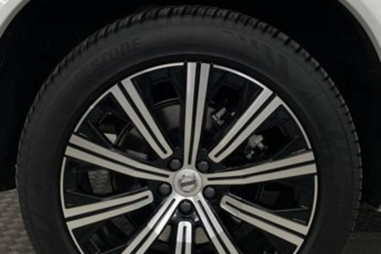 Volvo XC90 XC90 B5 D AWD Plus Dark 7SITZ+PANO+AHK+360+H&amp;K+