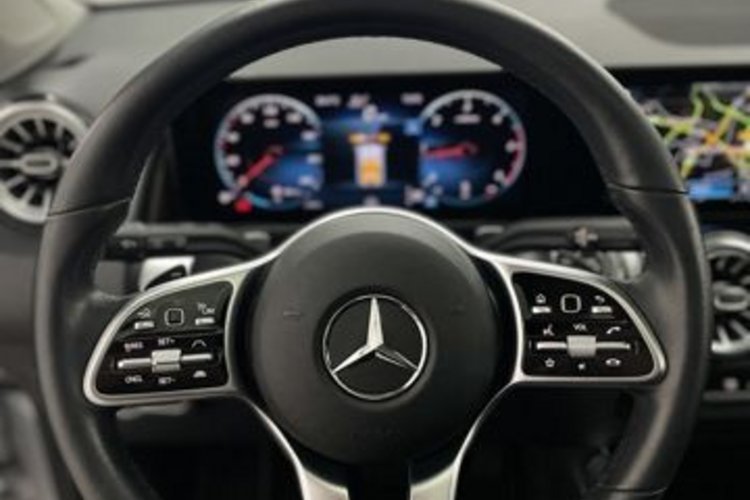 Mercedes-Benz GLB 220 GLB 220 d 4M PROGRESSIVE NIGHT 7SITZ+PANO+AHK+