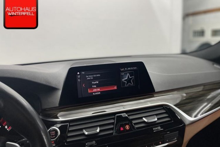 BMW 520 520 d xDrive Sport Line PANO+AHK+STANDHEIZUNG+