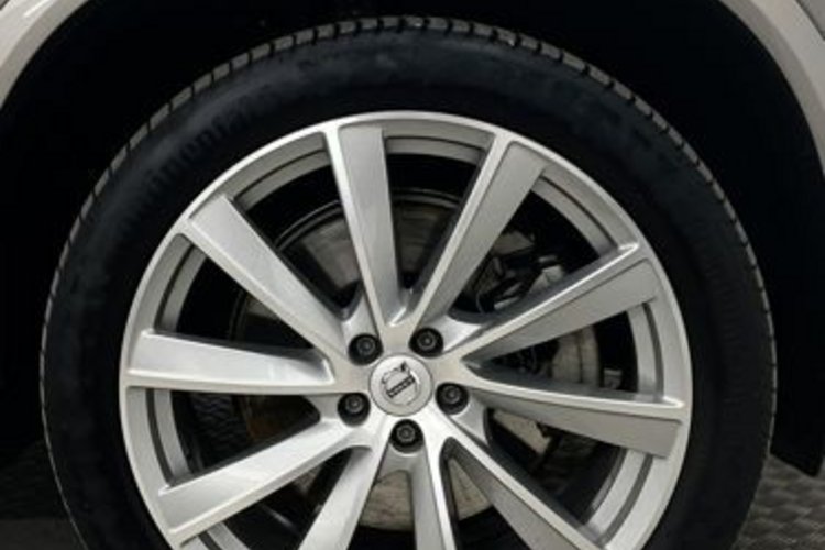 Volvo XC90 XC90 T8 PLUS BRIGHT RECH AWD 7SITZ+PANO+AHK+B&amp;W+