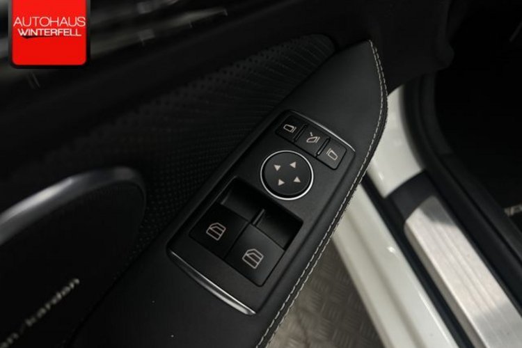 Mercedes-Benz SLC 43 AMG SLC 43 AMG PERFOR CARBON KAMERA+MEMO+KEYLESS