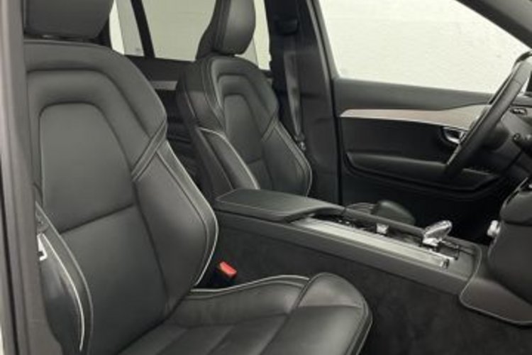 Volvo XC90 XC90 B5 D AWD Plus Dark 7SITZ+PANO+AHK+360+H&amp;K+