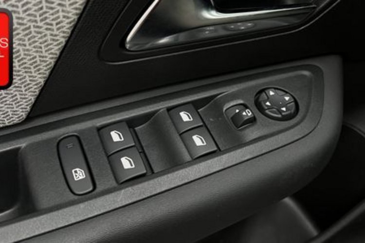 Citroën C4 X C4 X ELEKTRO 136 MAX KAMERA+HUD+ACC+WÄRMEPUMPE
