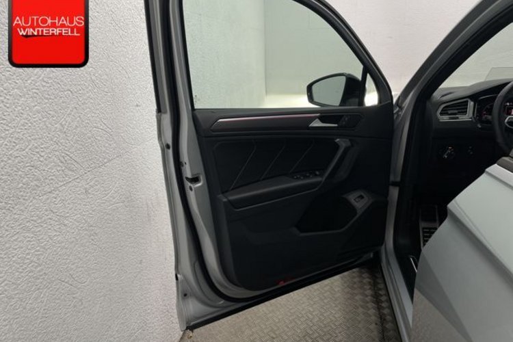 Volkswagen Tiguan Tiguan 2.0 TDI 4M R-LINE BLACK PANO+AHK+STANDH+