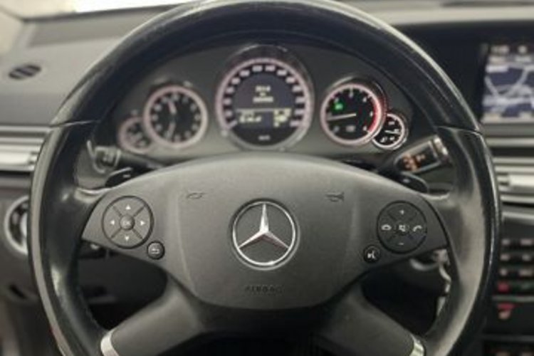 Mercedes-Benz E 300 E 300 T CDI AVANTGARDE PANO+AHK+NACHT+H&amp;K+MEMORY