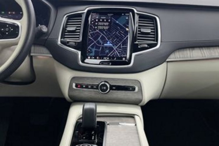 Volvo XC90 XC90 B5 AWD ULTIMATE BRIGHT 7SITZ+PANO+AHK+NUBUK