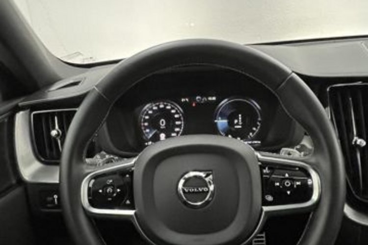 Volvo XC60 XC60 T8 AWD R-DESIGN PANO+LUFT+22Z+HUD+H&amp;K+STAND