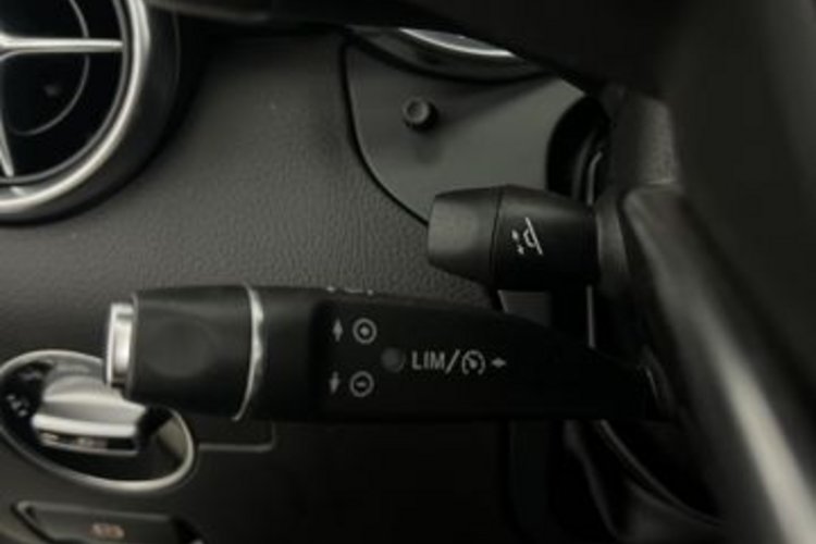 Mercedes-Benz SLC 43 AMG SLC 43 AMG PERFOR CARBON KAMERA+MEMO+KEYLESS