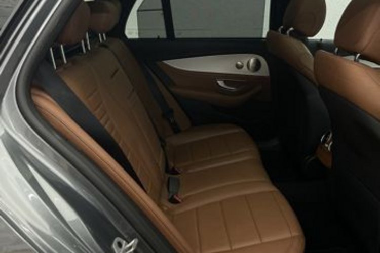 Mercedes-Benz E 400 E 400 d T 4M AMG NIGHT PANO+ABC+KEYLESS+MEMO+HUD