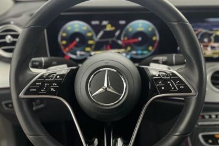 Mercedes-Benz E 300 E 300 d 4M AVANTGARDE AHK+KEYLESS+DISTRONIC+MBUX