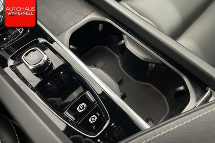 Volvo XC60 XC60 B4 AWD PLUS DARK PANO+AHK+MEMORY+H&amp;K+LED+
