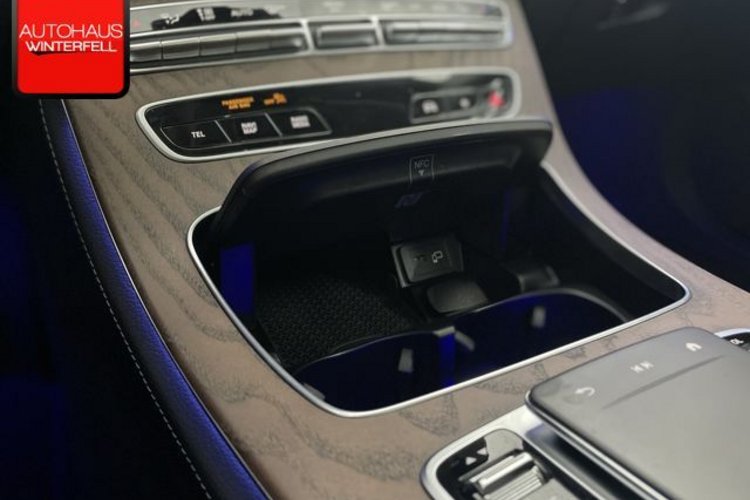 Mercedes-Benz E 400 E 400 d T 4M AVANTGARDE PANO+AHK+KEYLESS+DISTRO+