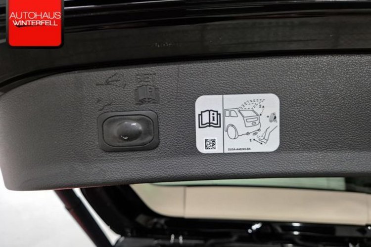 Ford Kuga Kuga 2.0 TDCi 4x4 Aut. Vignale PANO+AHK+KAMERA+