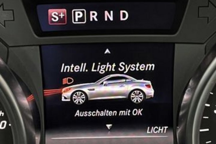 Mercedes-Benz SLC 300 SLC 300 AMG PANO+MEMO+H/K+CARPLAY+AIR-SCARF+