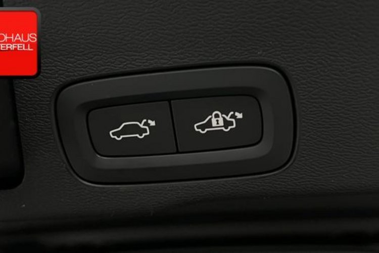 Volvo XC60 XC60 B5 AWD PLUS DARK PANO+GOOGLE+MEMO+KRISTALL+