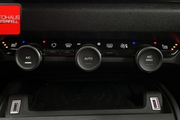 Citroën ë-C4 X ë-C4 X 136 MAX KAMERA+HUD+ACC+CARPLAY+WÄRMEPUMPE