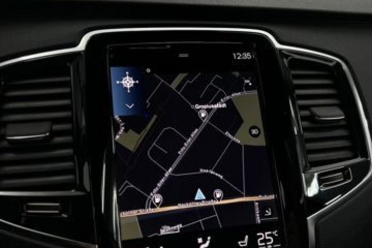 Volvo XC90 XC90 B5 AWD 7SITZ+PANO+AHK+360+HUD+H/K+STANDHZG+